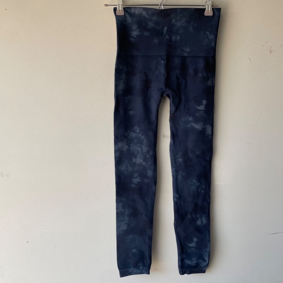 SPANX EcoCare Look At Me Now Tie Dye Deep Blue tummy control Legging NWT - Picture 6 of 10